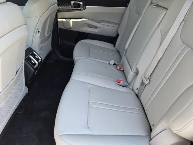 new 2025 Kia Sorento car, priced at $35,783