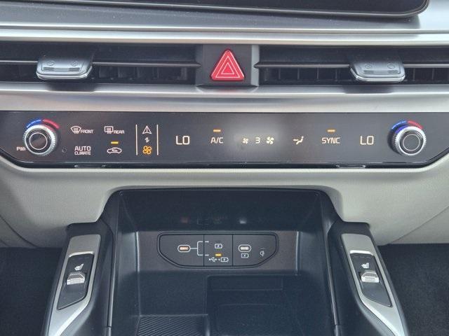 new 2025 Kia Sorento car, priced at $35,783