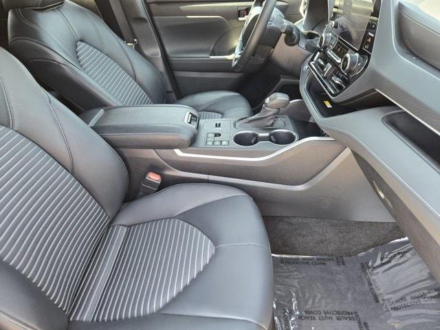 used 2023 Toyota Highlander car, priced at $38,991