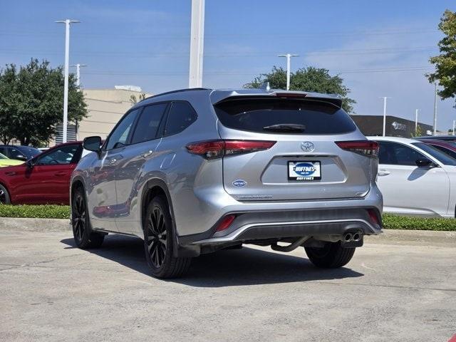 used 2023 Toyota Highlander car, priced at $38,991
