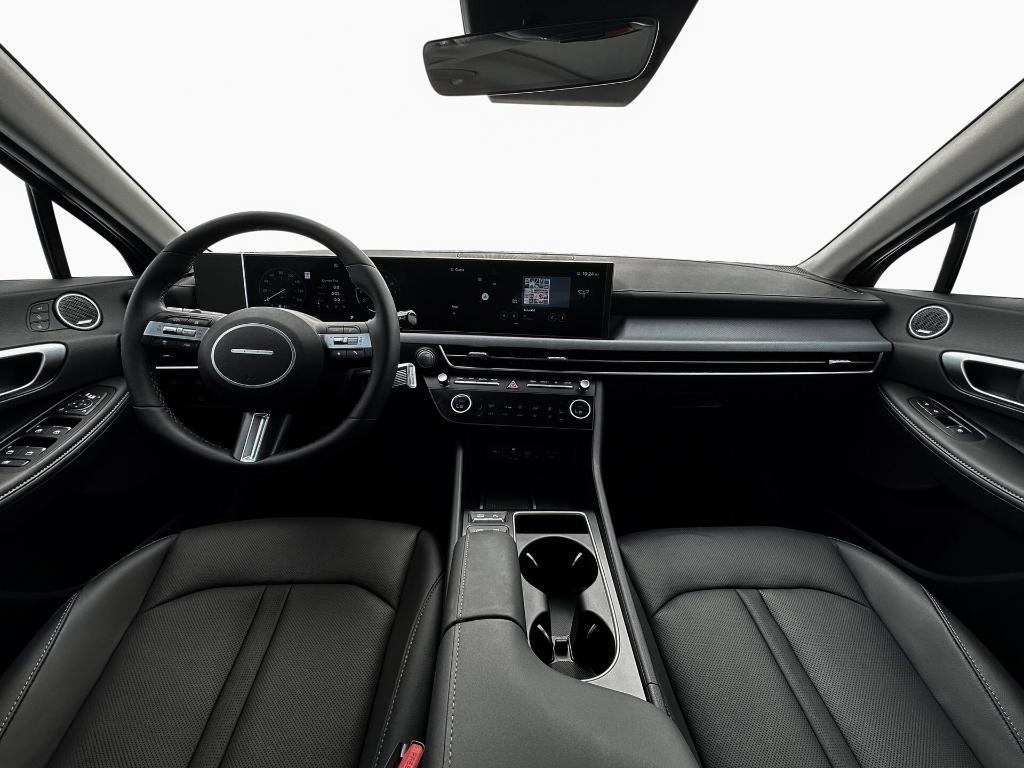 new 2025 Hyundai Sonata Hybrid car, priced at $39,285