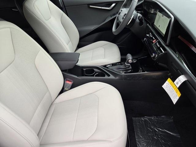 new 2025 Kia Niro car, priced at $32,056