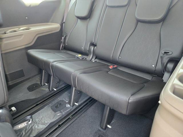 new 2025 Kia Carnival Hybrid car, priced at $46,220