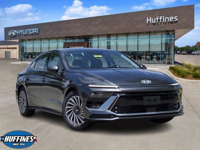 new 2025 Hyundai Sonata Hybrid car, priced at $33,040