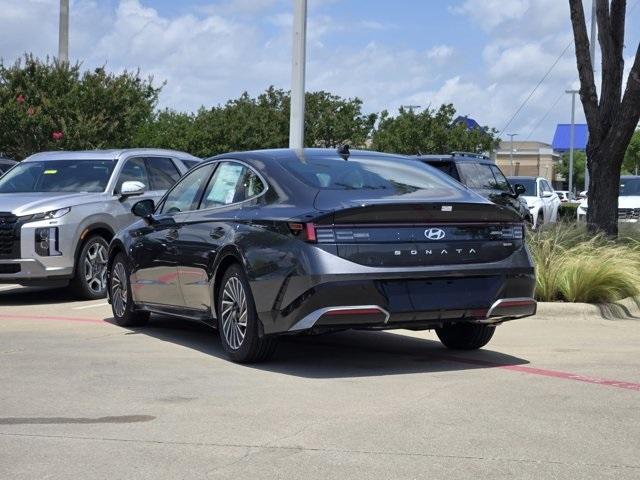 new 2025 Hyundai Sonata Hybrid car, priced at $33,040