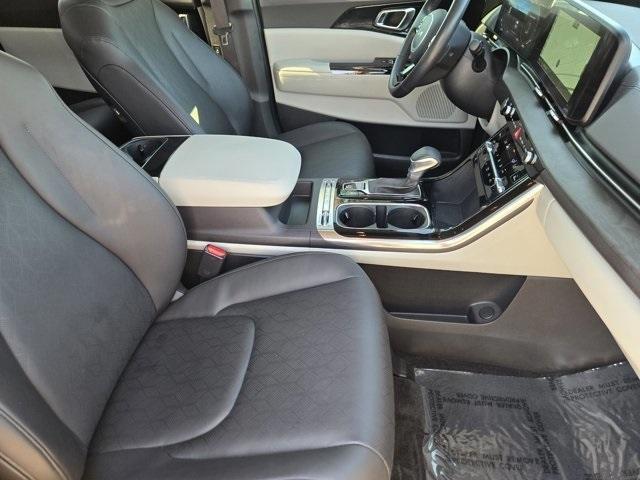 used 2024 Kia Carnival car, priced at $38,981