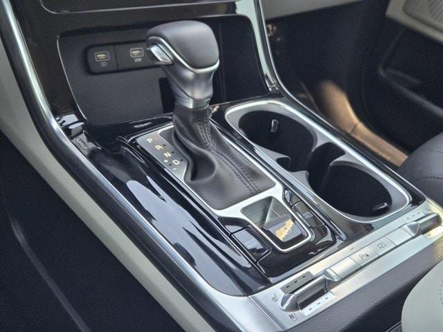 used 2024 Kia Carnival car, priced at $38,981