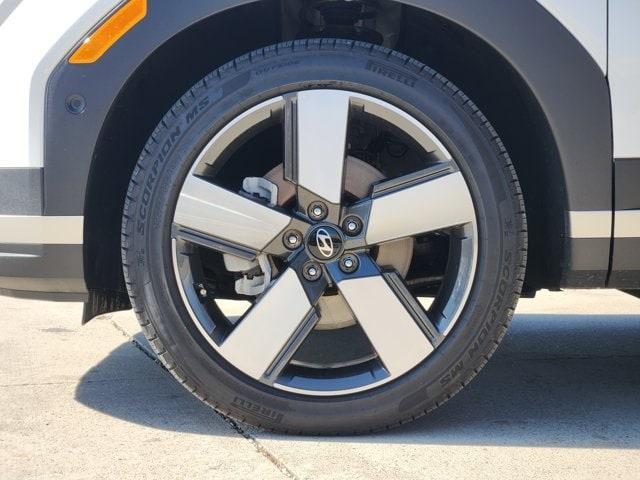 used 2025 Hyundai SANTA FE HEV car, priced at $39,991