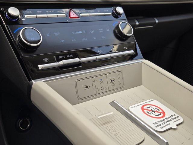 new 2025 Hyundai SANTA FE HEV car, priced at $40,645