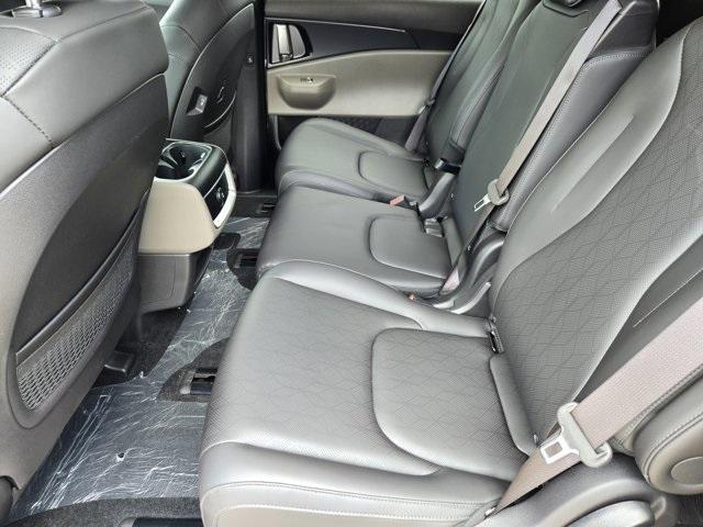 new 2025 Kia Carnival car, priced at $40,905