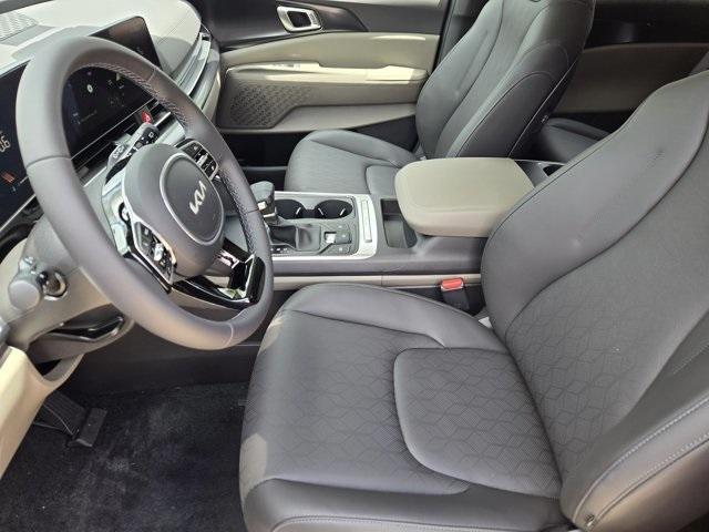 new 2025 Kia Carnival car, priced at $40,905