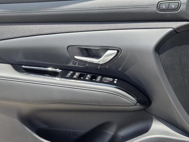 new 2025 Hyundai TUCSON Hybrid car, priced at $43,860