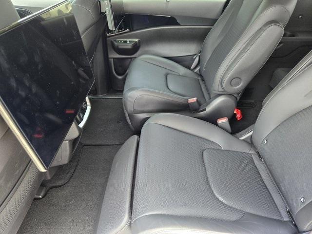 new 2025 Kia Carnival car, priced at $55,290