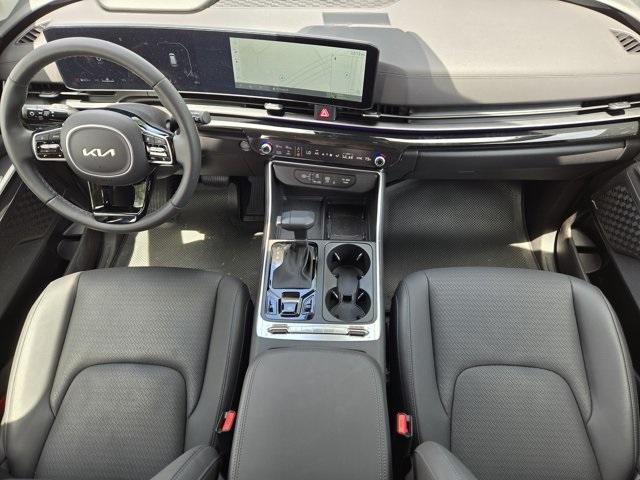 new 2025 Kia Carnival car, priced at $55,290