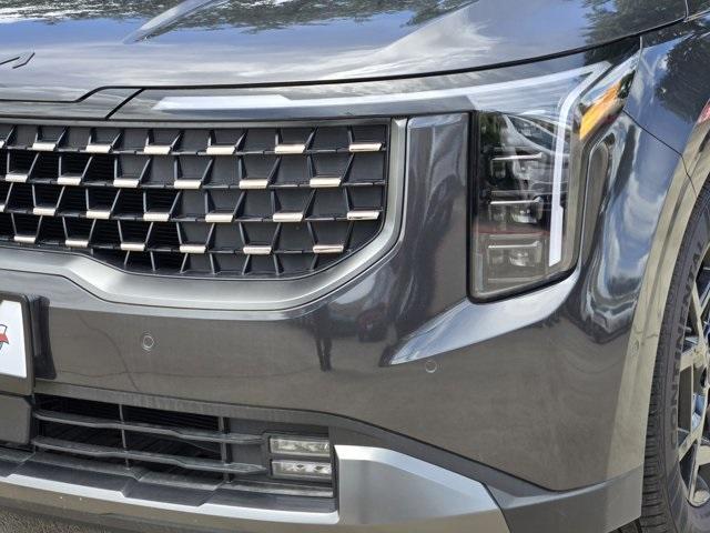new 2025 Kia Carnival car, priced at $55,290