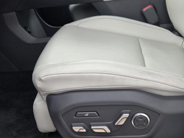 used 2025 Hyundai Santa Fe car, priced at $43,580