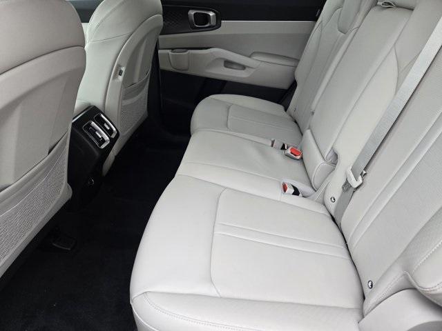 new 2025 Kia Sorento car, priced at $38,675