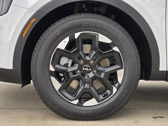 new 2025 Kia Sorento car, priced at $38,675