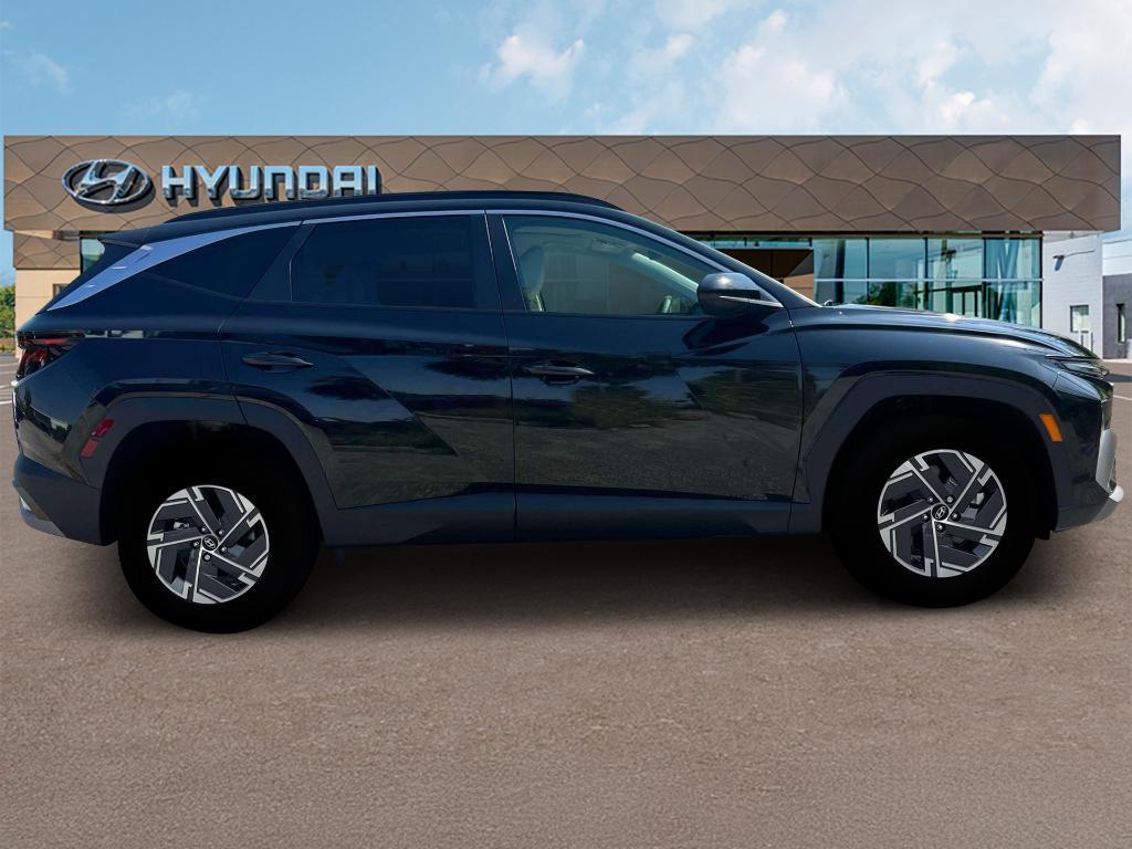 new 2025 Hyundai TUCSON Hybrid car, priced at $35,315