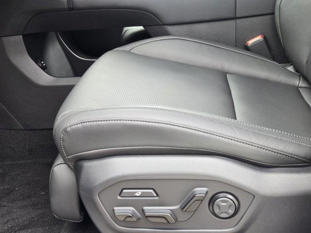 new 2025 Hyundai Santa Fe car, priced at $50,625