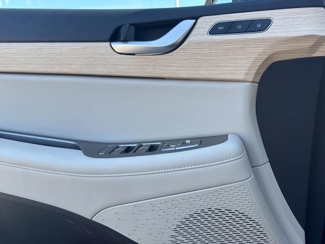 used 2024 Hyundai Palisade car, priced at $35,991
