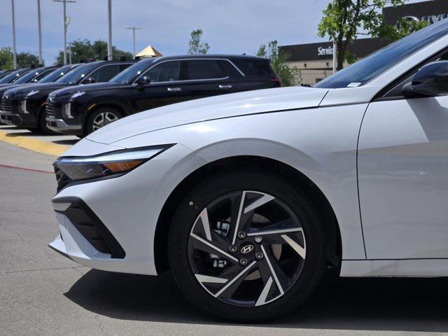 new 2025 Hyundai Elantra car, priced at $25,335