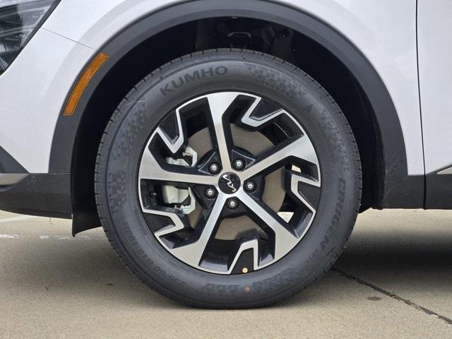new 2025 Kia Sportage car, priced at $35,105