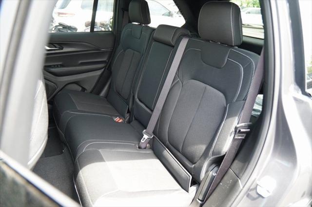 new 2025 Jeep Grand Cherokee car, priced at $40,382
