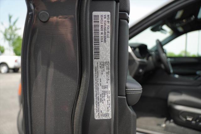 new 2025 Jeep Grand Cherokee car, priced at $40,382