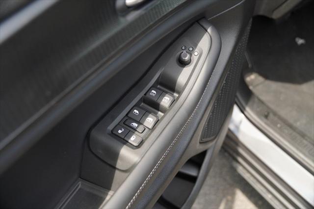 new 2025 Jeep Grand Cherokee car, priced at $40,382