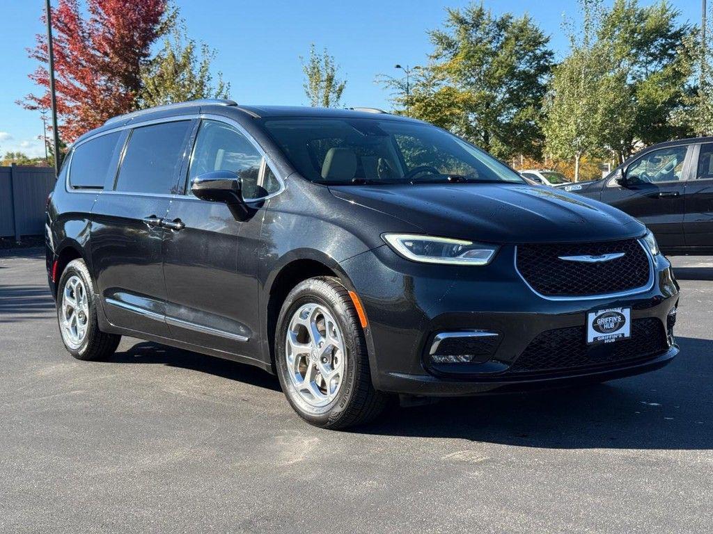 used 2021 Chrysler Pacifica car, priced at $35,135