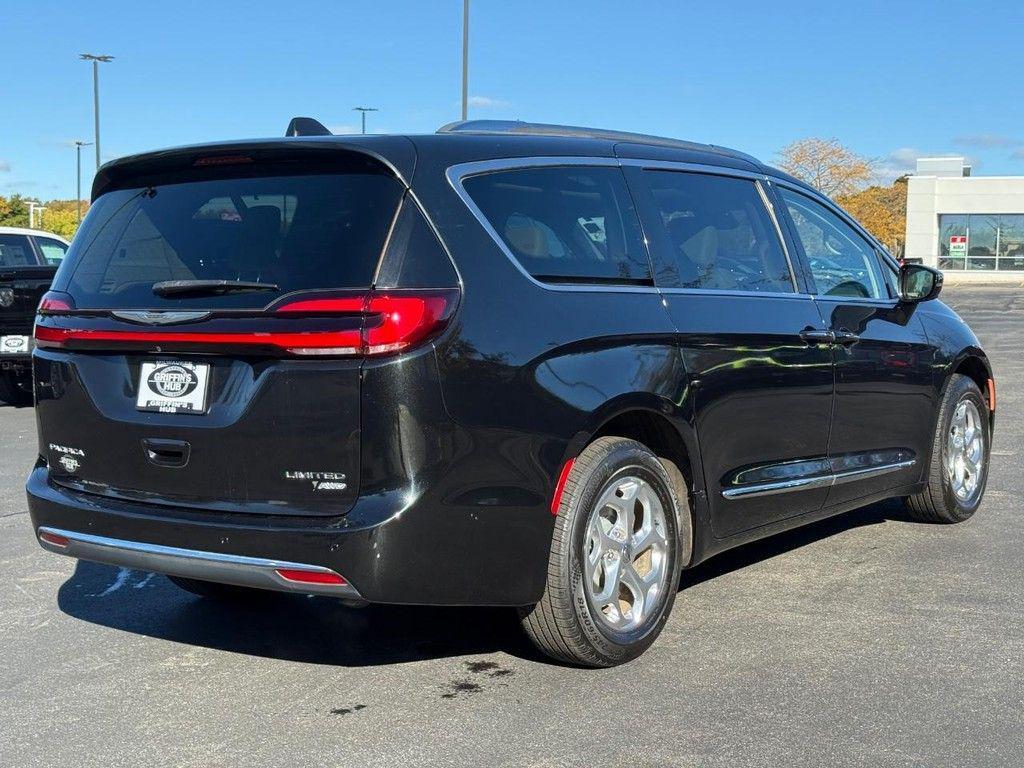 used 2021 Chrysler Pacifica car, priced at $35,135