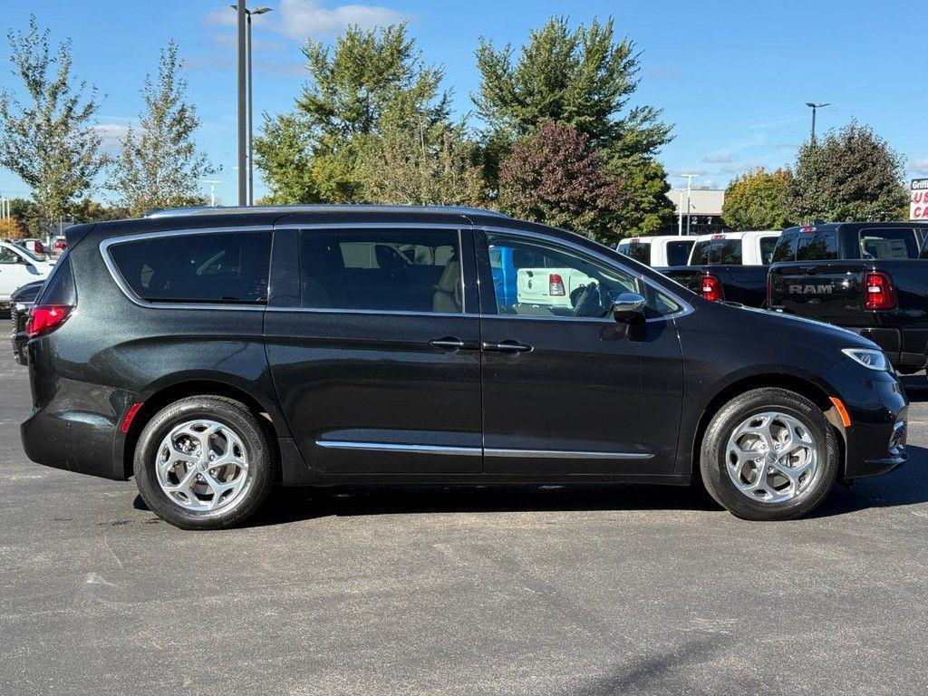 used 2021 Chrysler Pacifica car, priced at $35,135