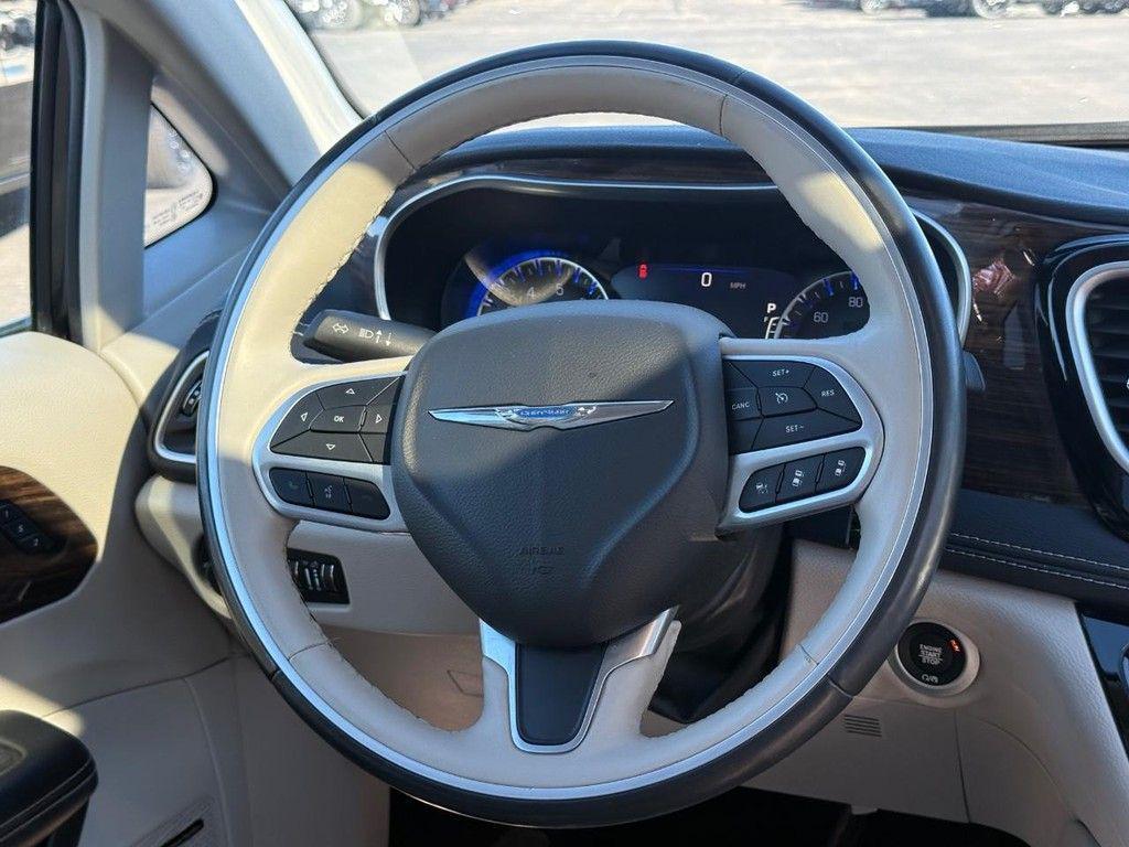 used 2021 Chrysler Pacifica car, priced at $35,135