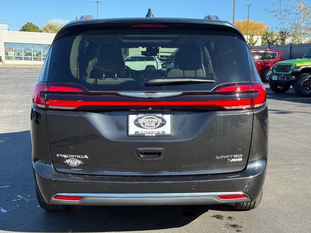 used 2021 Chrysler Pacifica car, priced at $35,135