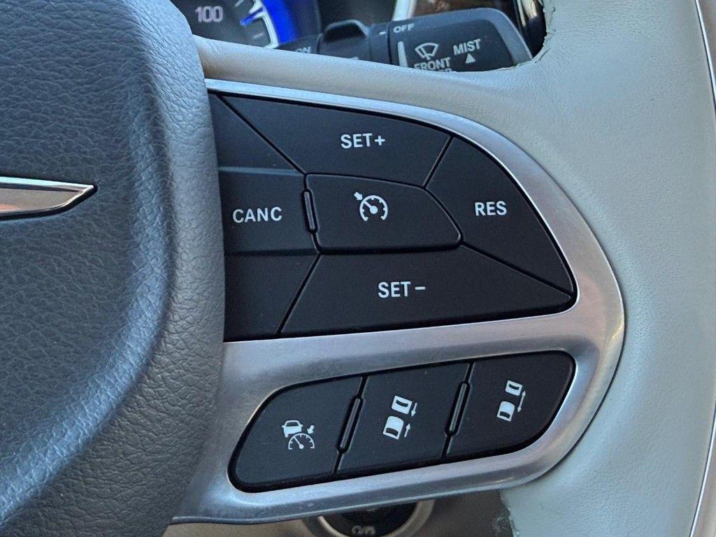 used 2021 Chrysler Pacifica car, priced at $35,135