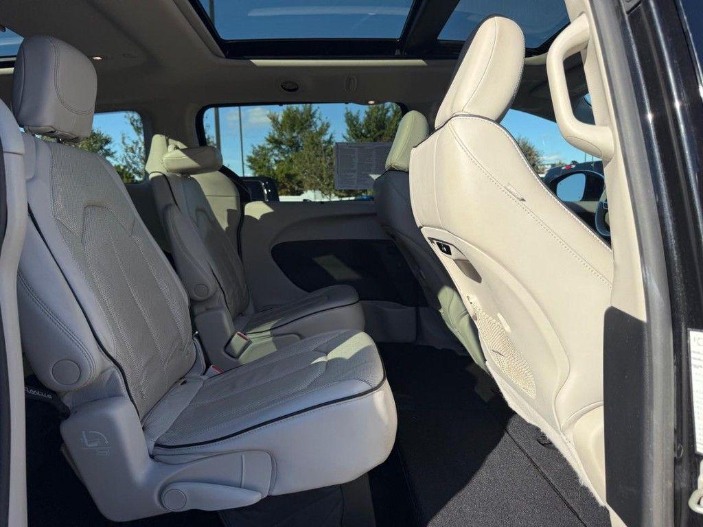 used 2021 Chrysler Pacifica car, priced at $35,135