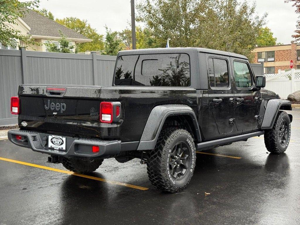 used 2021 Jeep Gladiator car, priced at $32,076