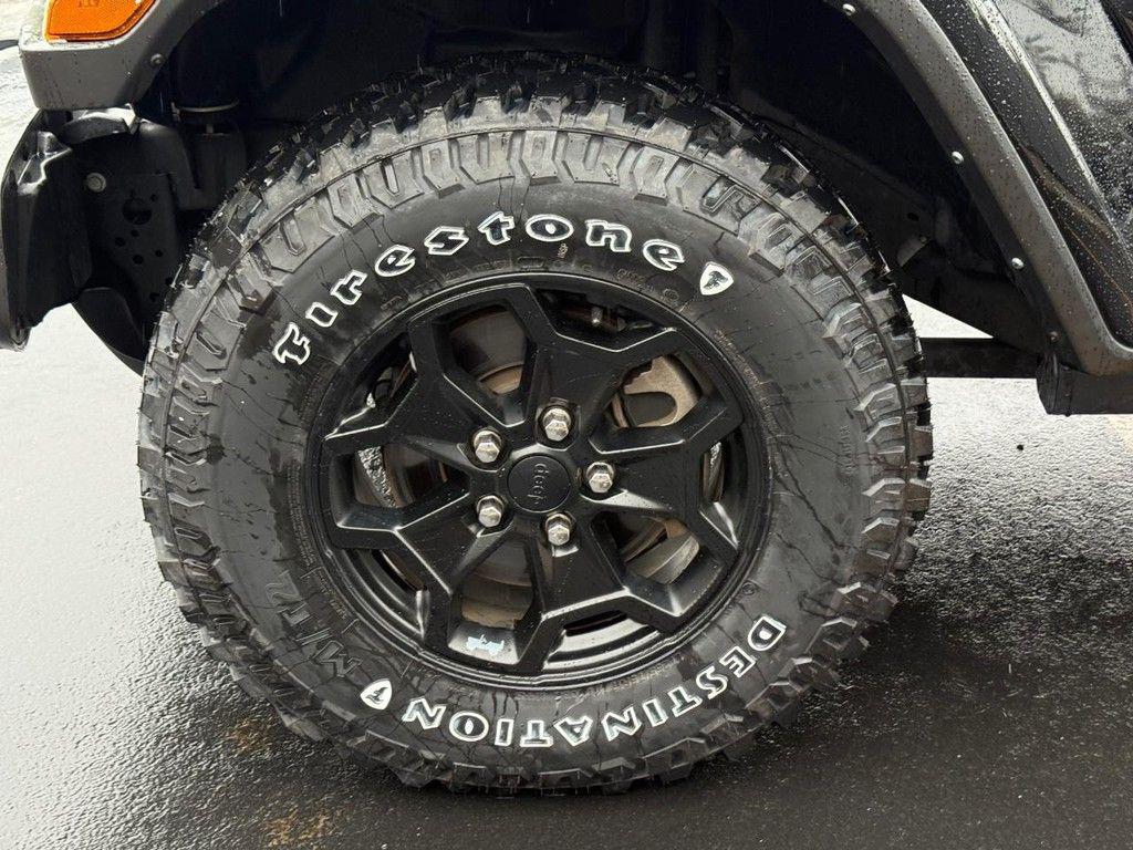 used 2021 Jeep Gladiator car, priced at $32,076