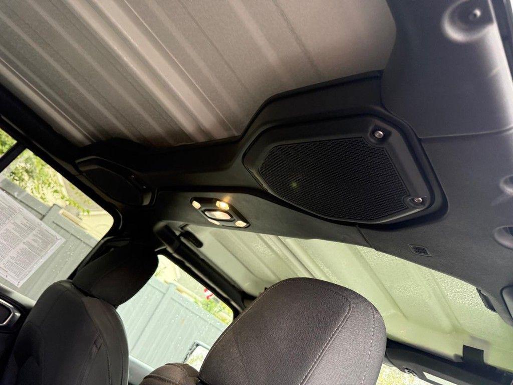 used 2021 Jeep Gladiator car, priced at $32,076