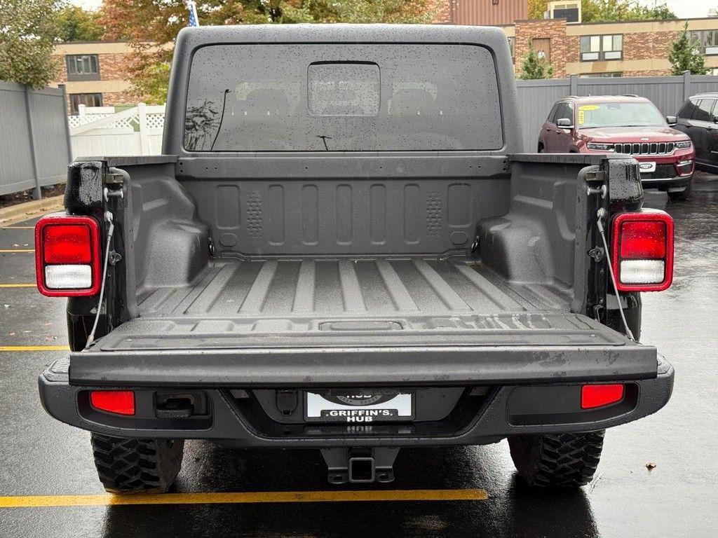 used 2021 Jeep Gladiator car, priced at $32,076