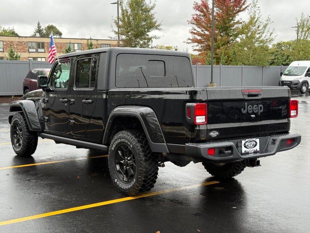 used 2021 Jeep Gladiator car, priced at $32,076