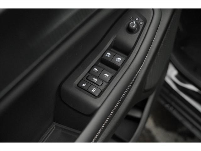 new 2025 Jeep Grand Cherokee car, priced at $40,772