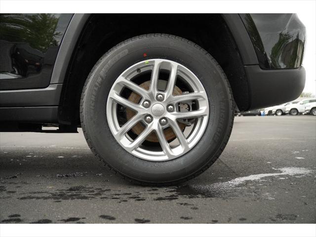new 2025 Jeep Grand Cherokee car, priced at $40,772