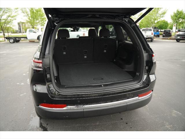 new 2025 Jeep Grand Cherokee car, priced at $40,772