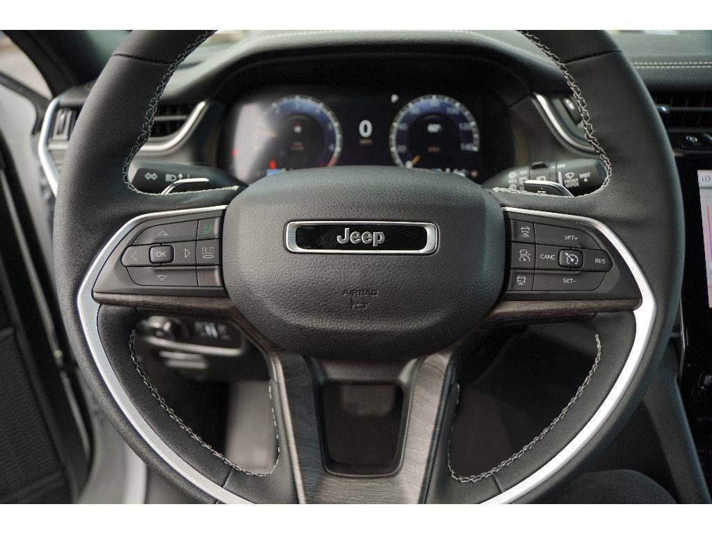 new 2025 Jeep Grand Cherokee car, priced at $40,258