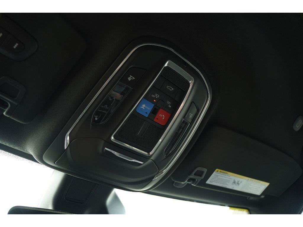 new 2025 Jeep Grand Cherokee car, priced at $40,258