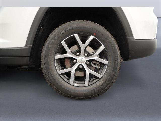 new 2025 Jeep Grand Cherokee car, priced at $46,400