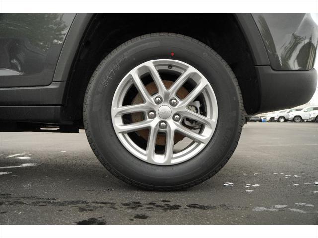 new 2025 Jeep Grand Cherokee car, priced at $40,772