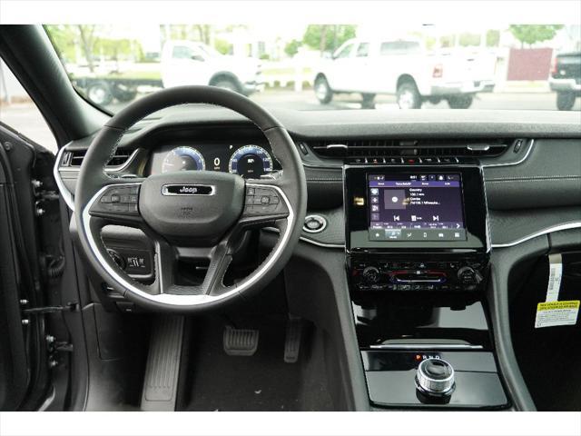 new 2025 Jeep Grand Cherokee car, priced at $40,772